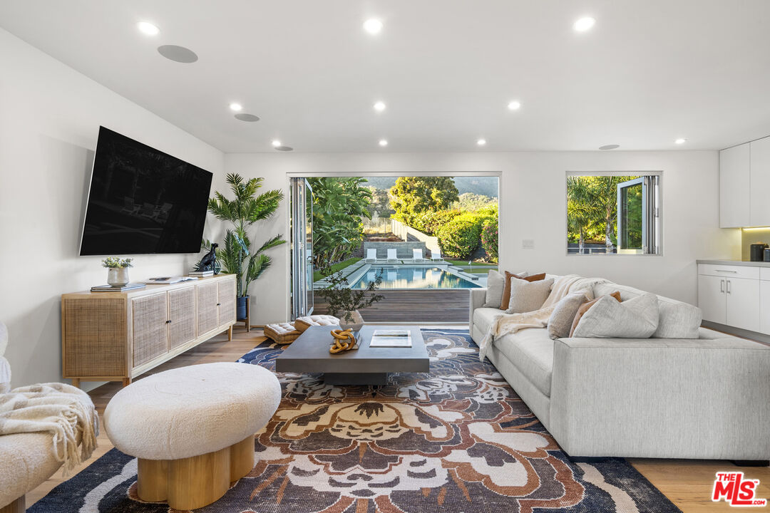 18301 Clifftop Way