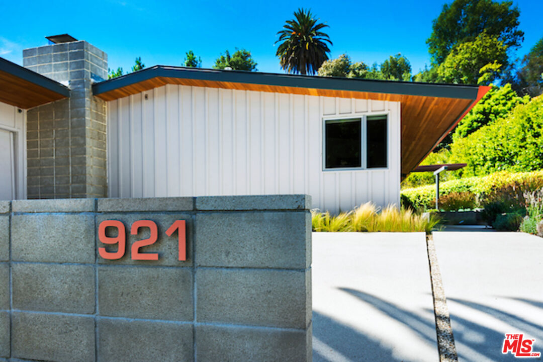 921 Jacon Way