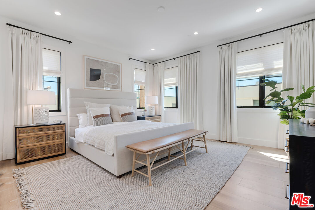 4314 Ocean Dr