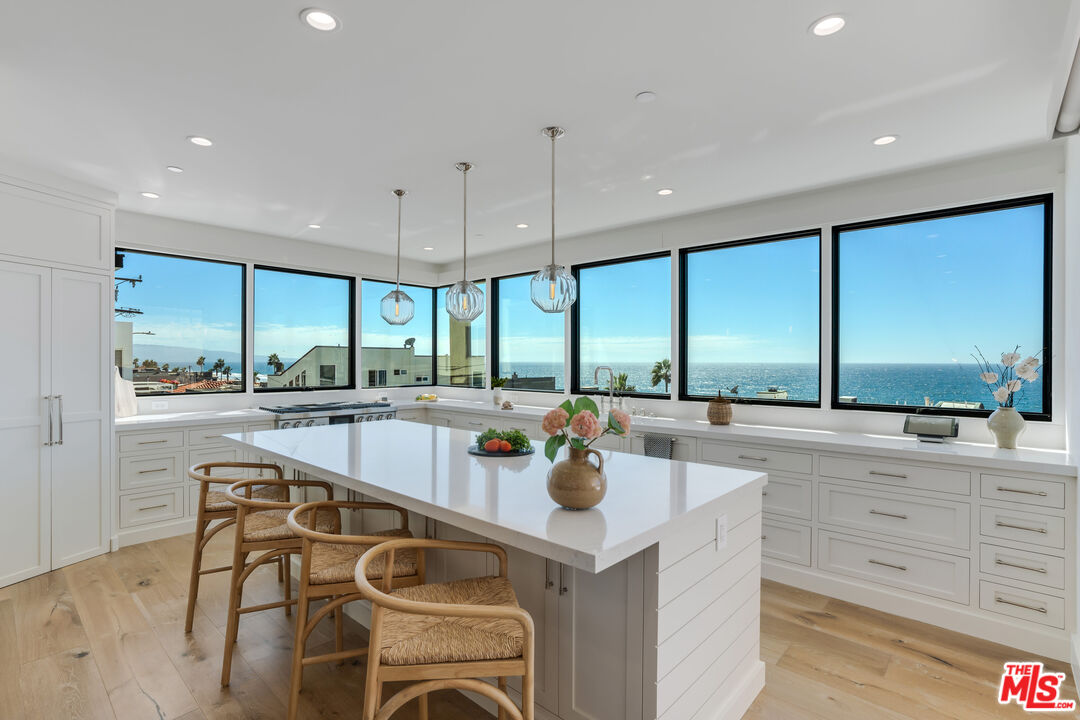 4314 Ocean Dr