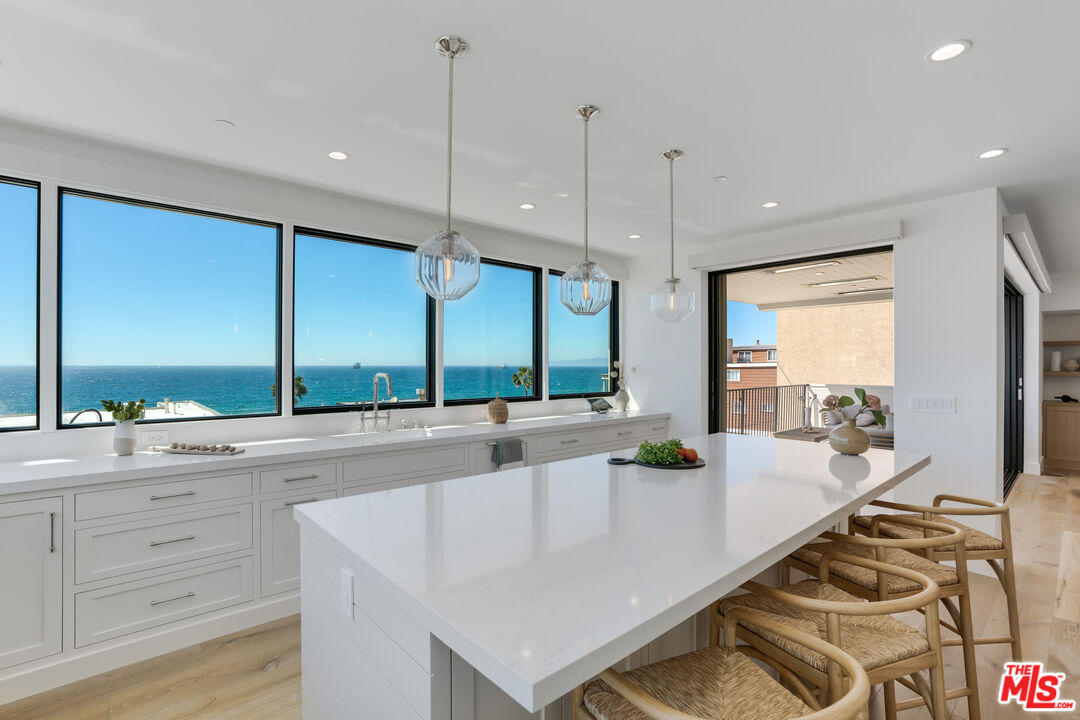 4314 Ocean Dr