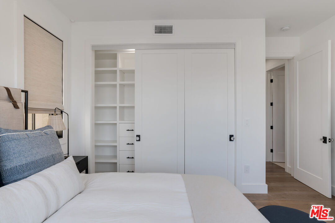 4314 Ocean Dr