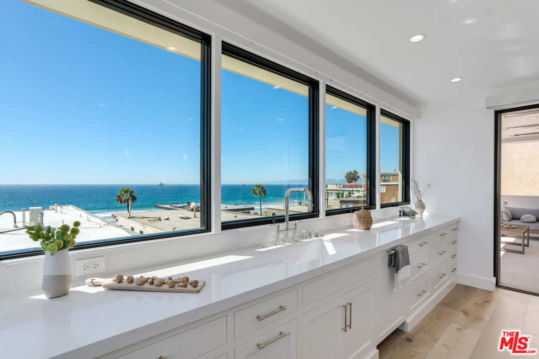 4314 Ocean Dr
