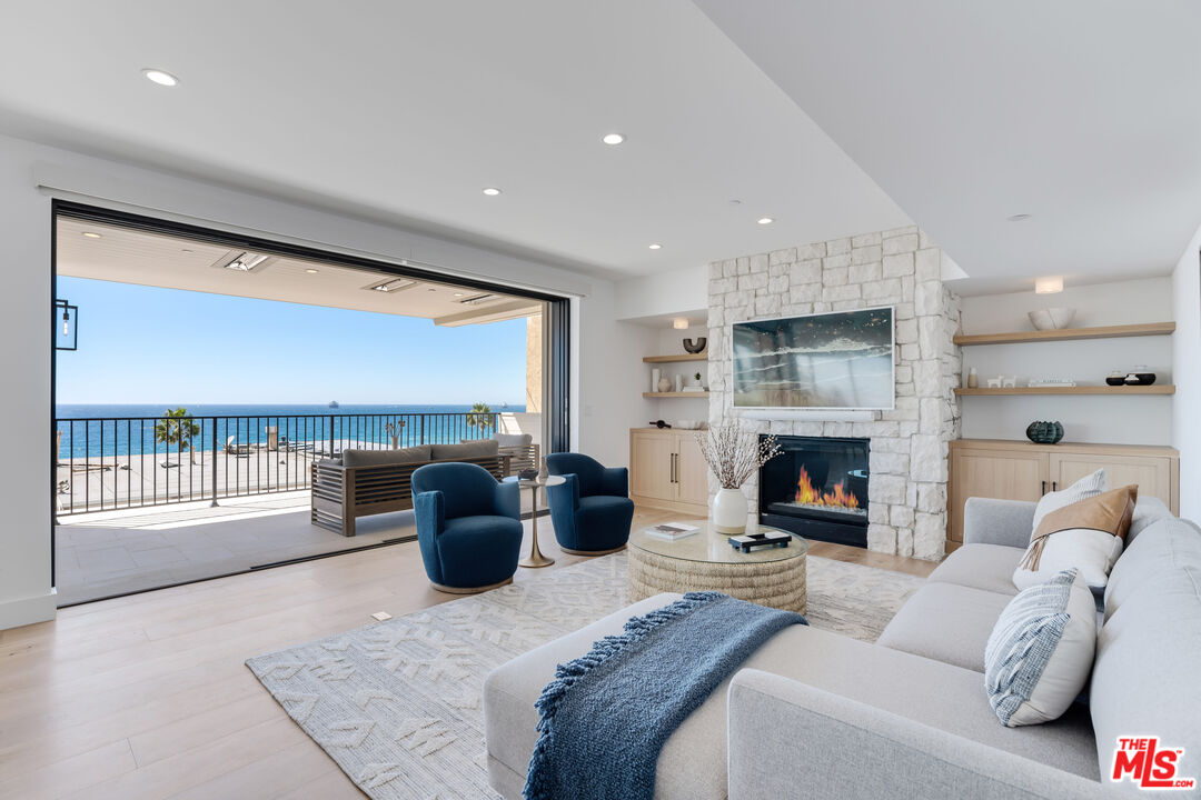 4314 Ocean Dr