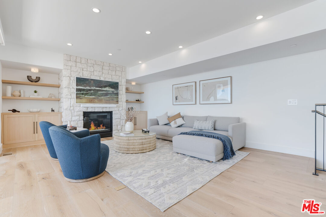 4314 Ocean Dr