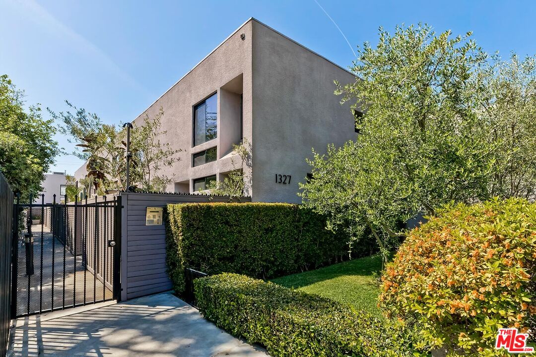 1327 Havenhurst Dr Unit: 10