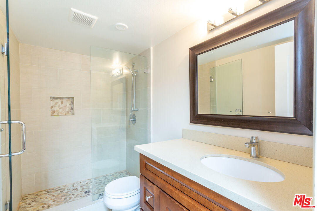 910 19th St Unit: 11