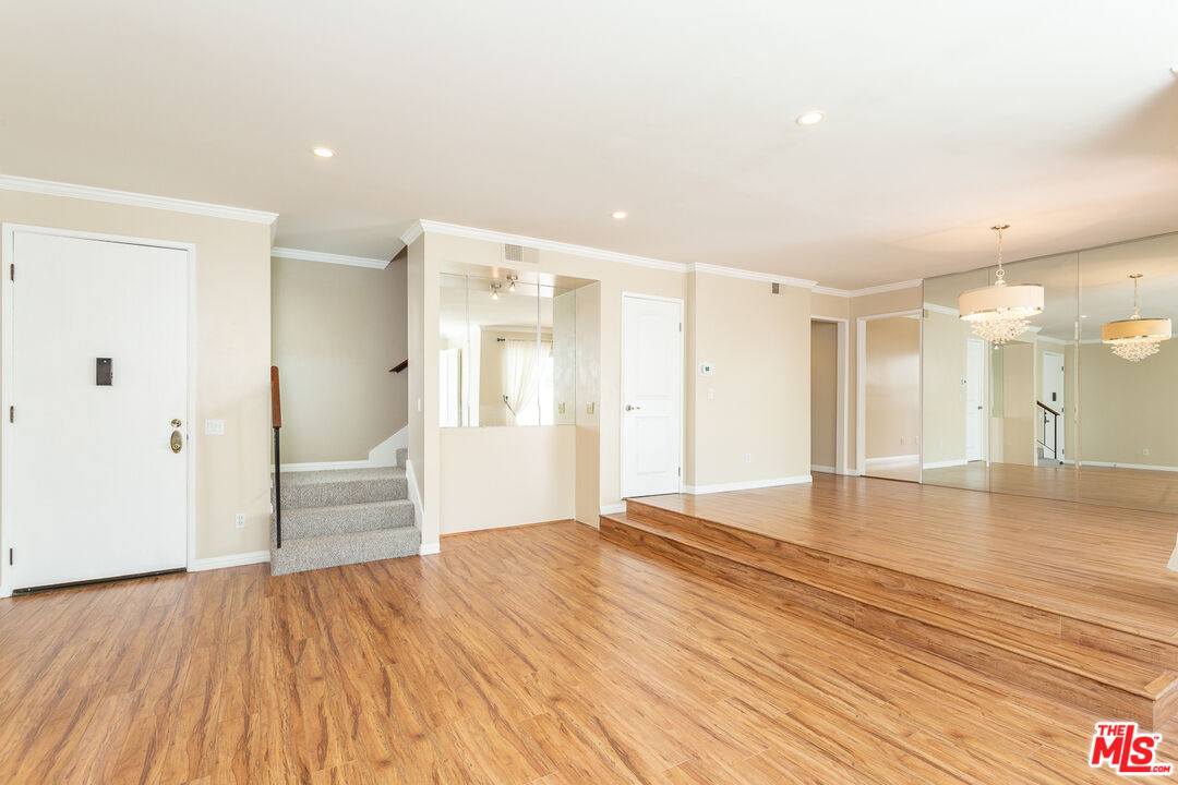 910 19th St Unit: 11