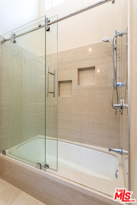 910 19th St Unit: 11