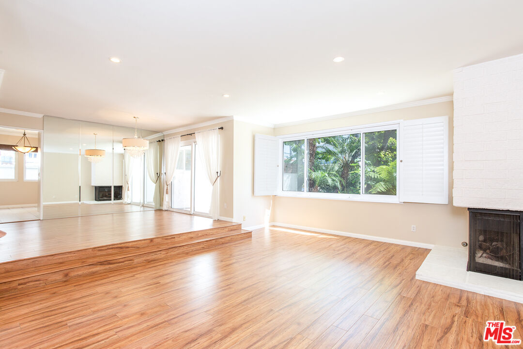 910 19th St Unit: 11