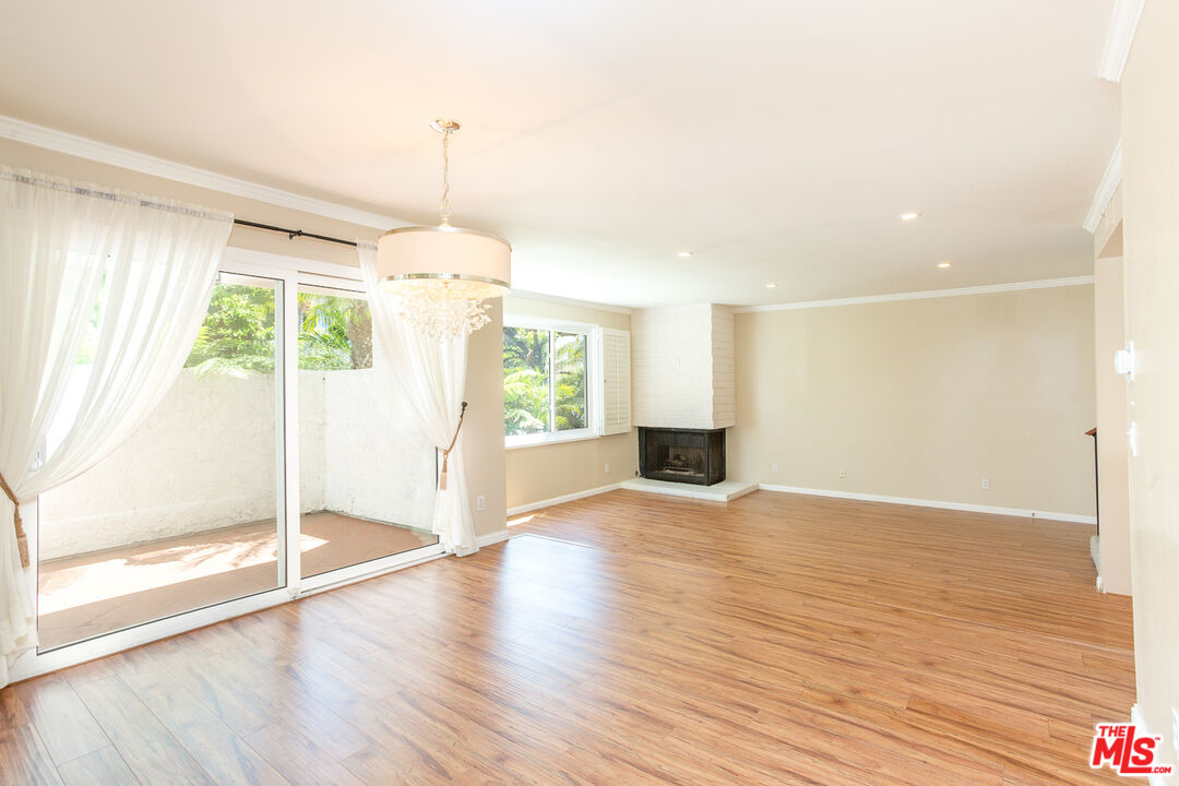 910 19th St Unit: 11