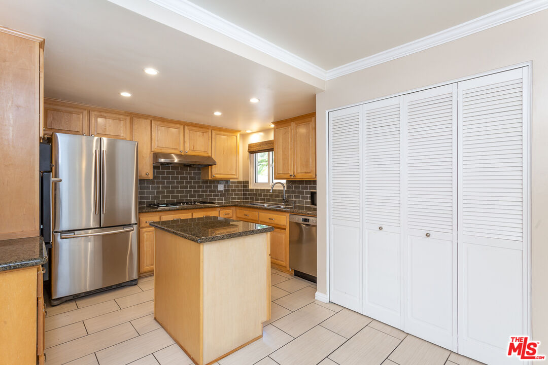 910 19th St Unit: 11