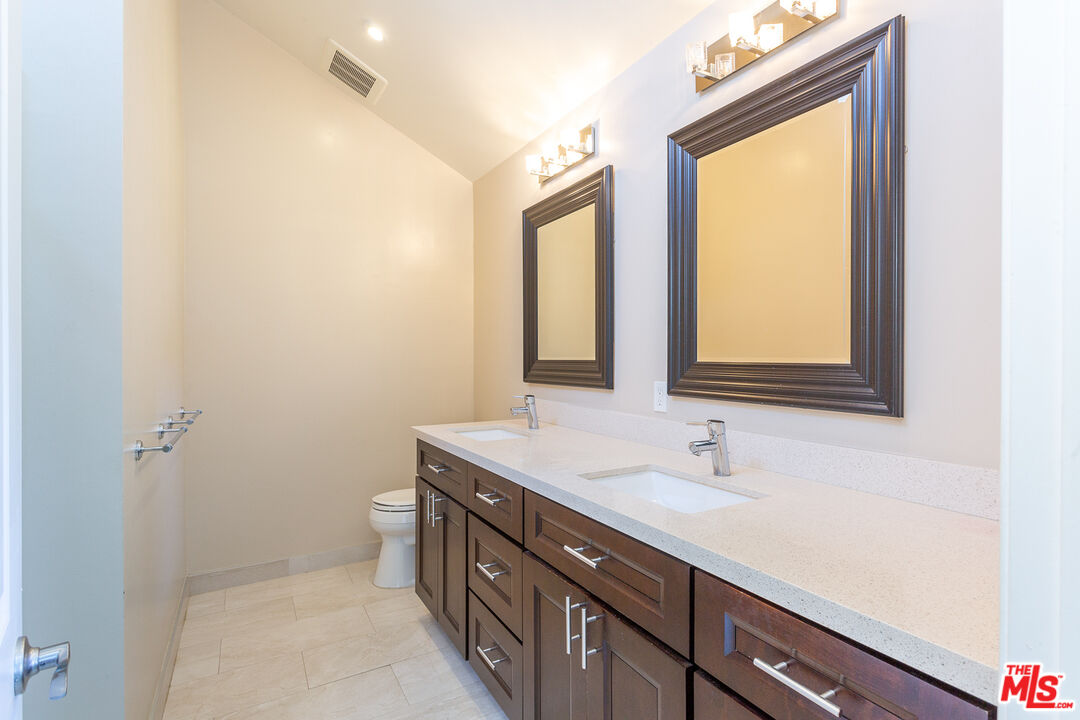 910 19th St Unit: 11