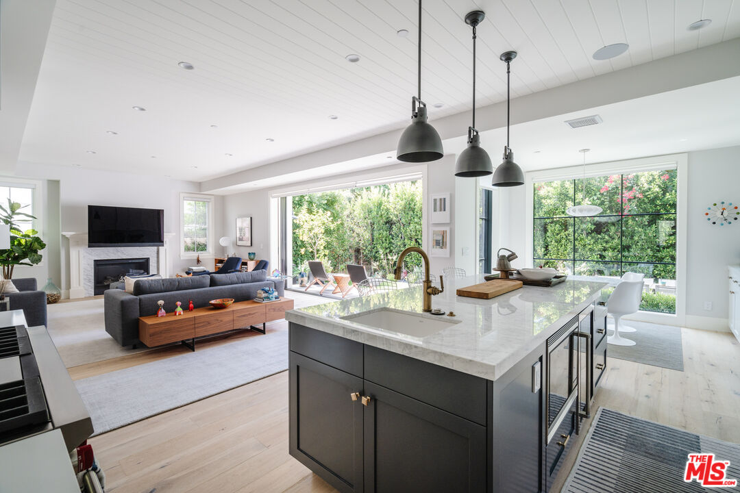 1145 Chautauqua Blvd