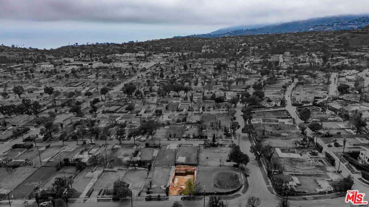 1145 Chautauqua Blvd