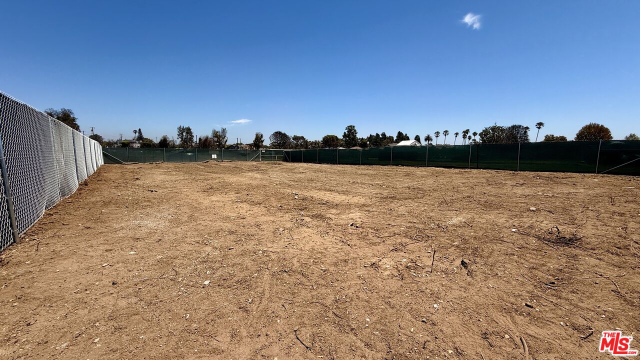 745 Toyopa Dr