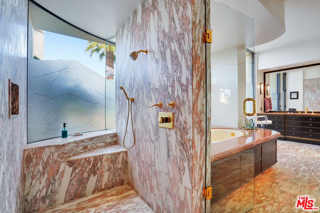 70418 Placerville Rd