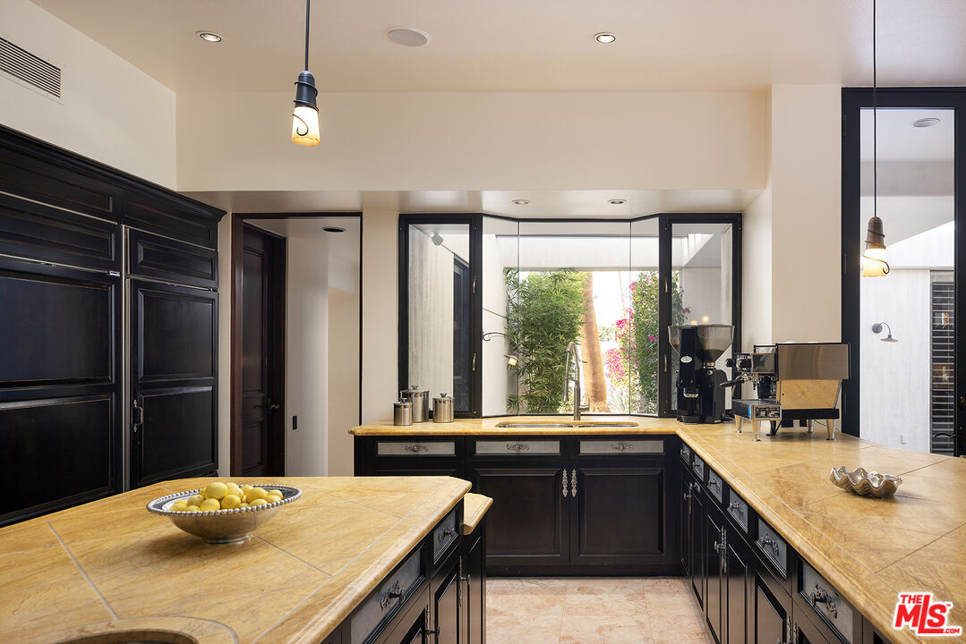 70418 Placerville Rd