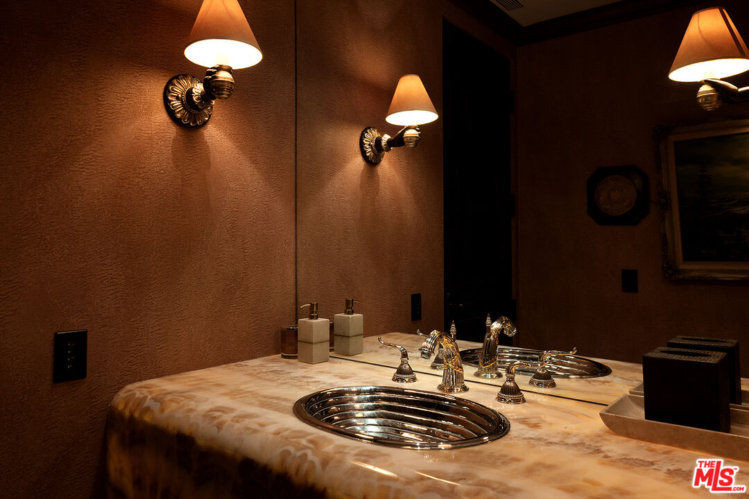 70418 Placerville Rd