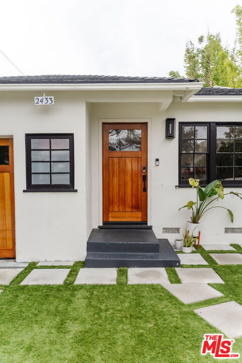 2433 Wilson Ave