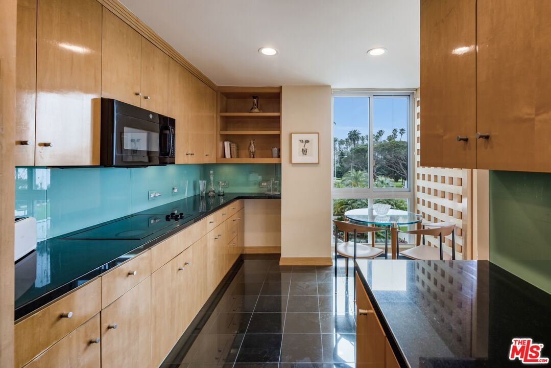 515 Ocean Ave Unit: 402N