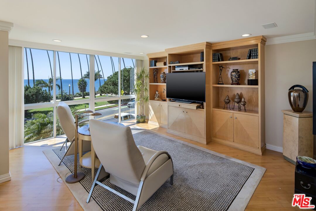 515 Ocean Ave Unit: 402N