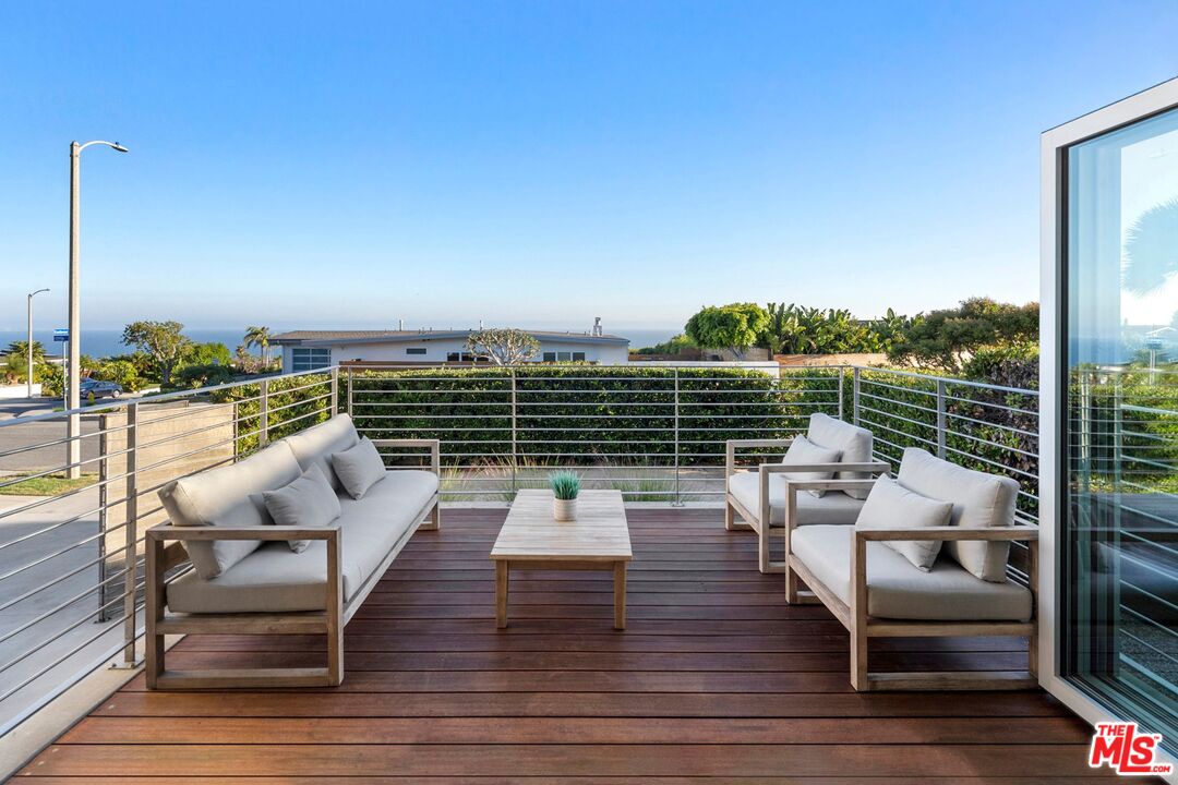 18301 Clifftop Way