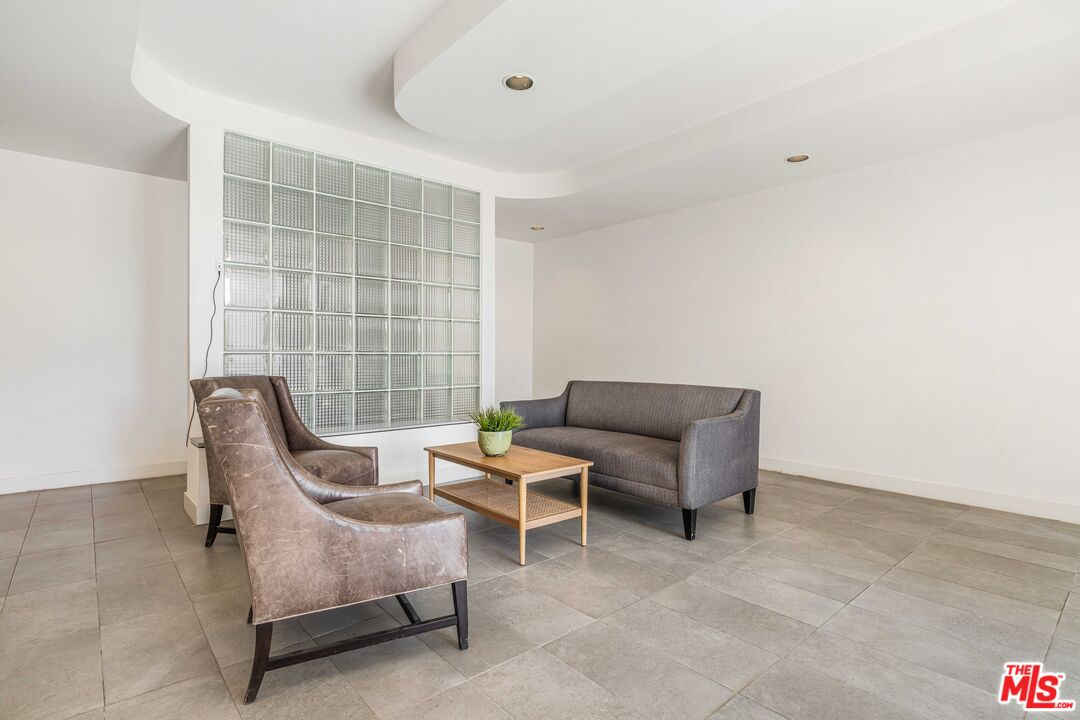 901 10th St Unit: 204