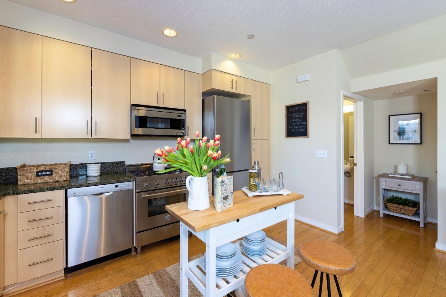 1066 41st AVE C203