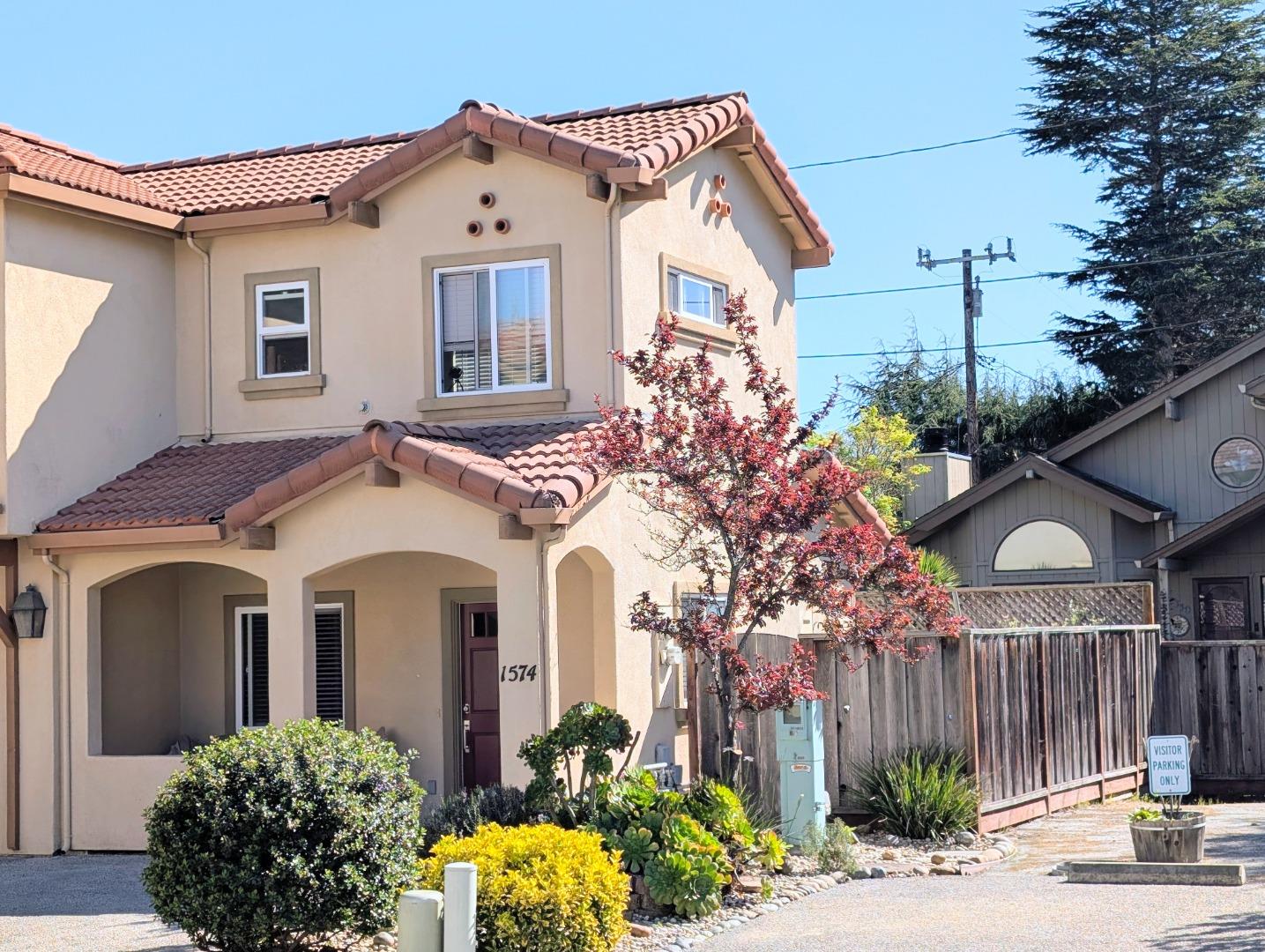 1576 Heritage Lane