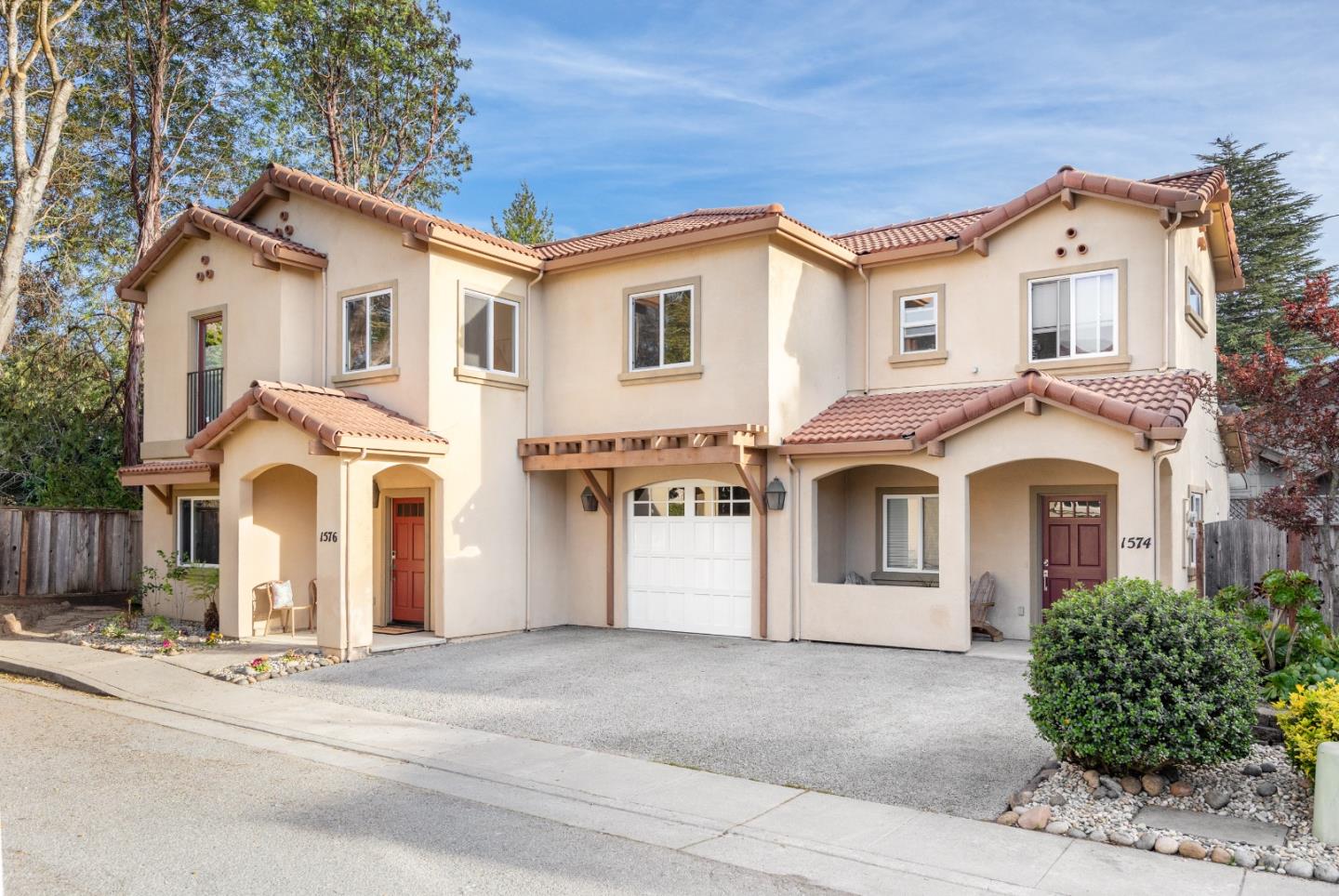 1576 Heritage Lane