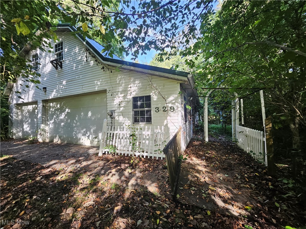 329 Druerie Lane