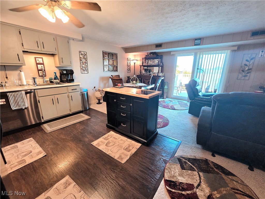 6943 N Parkway Drive 6943