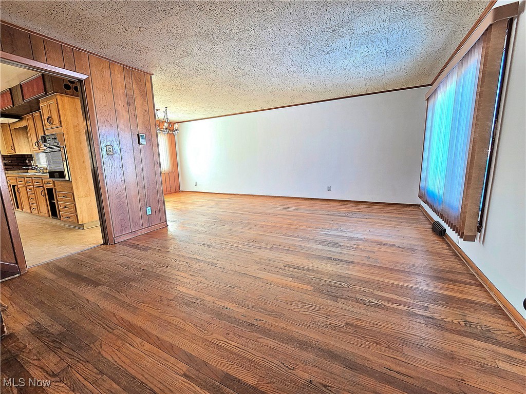 5507 Hollywood Drive