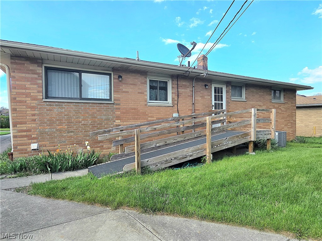 1423 Roanoke Drive