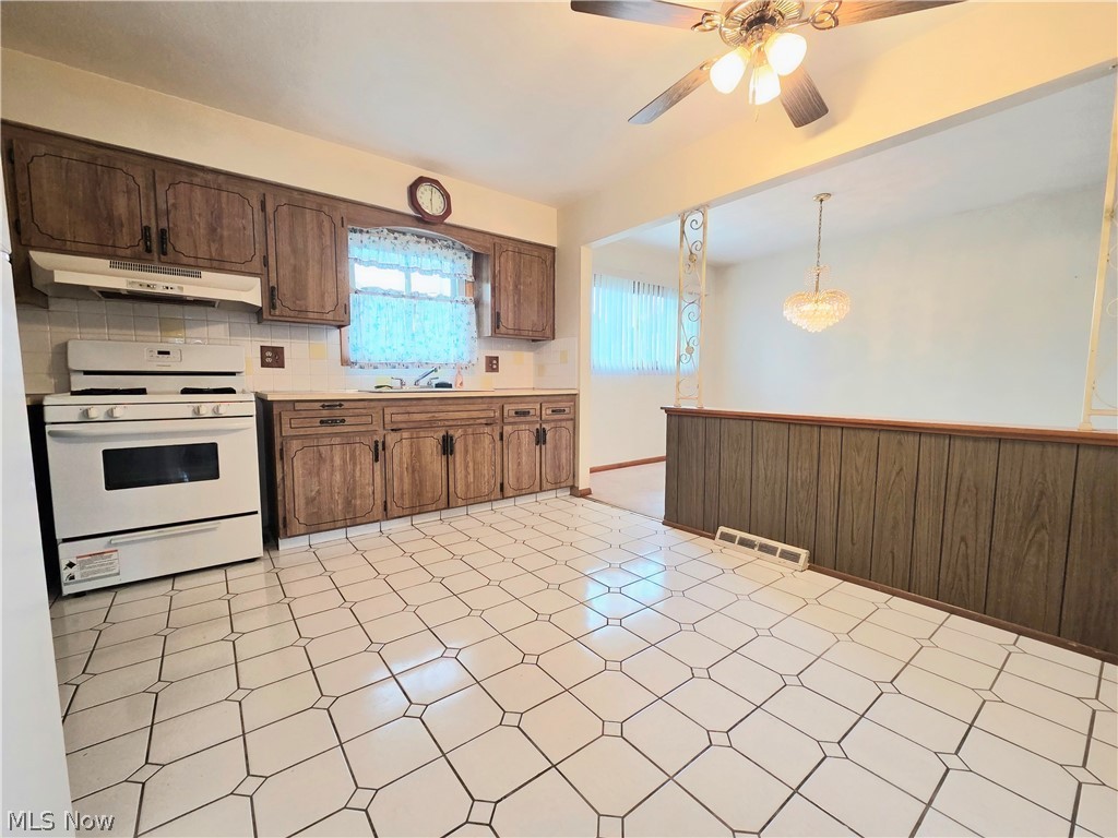 1423 Roanoke Drive