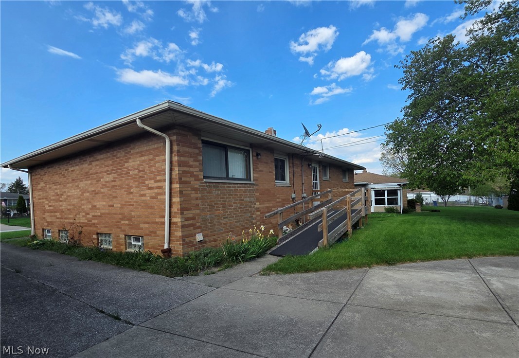 1423 Roanoke Drive