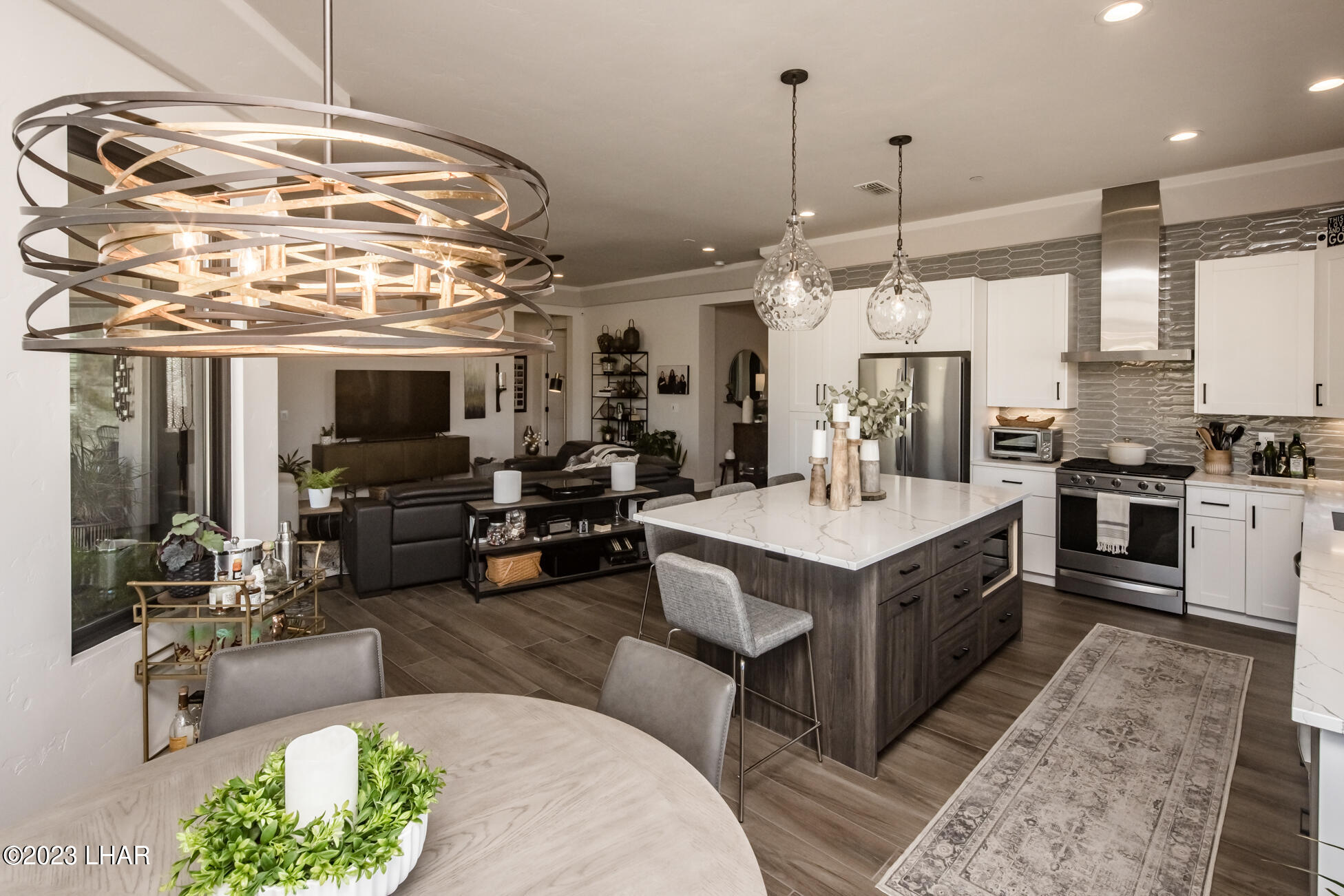 8023 Corte Del Desierto