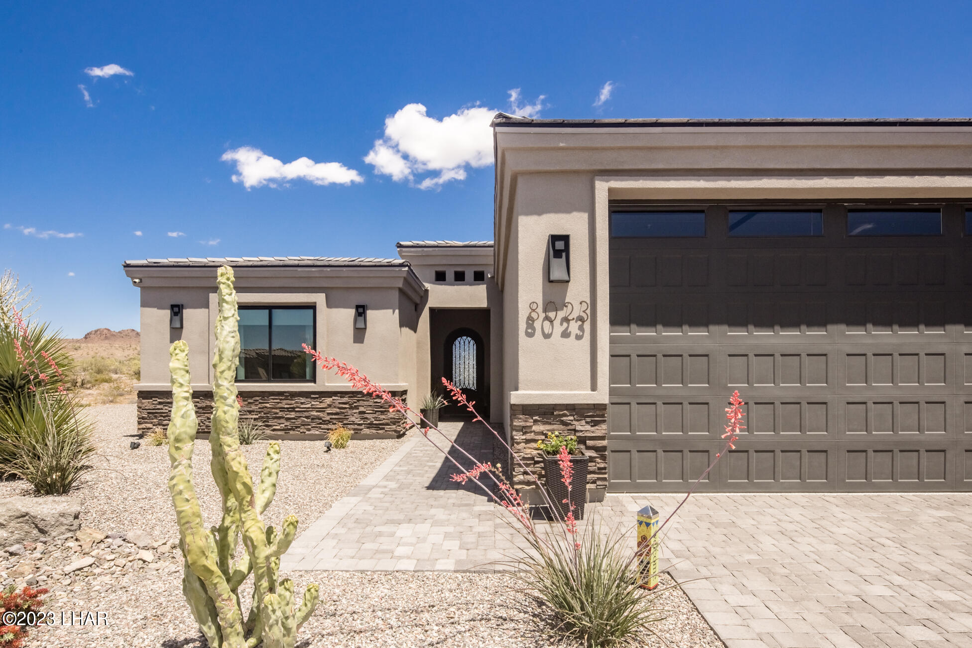 8023 Corte Del Desierto