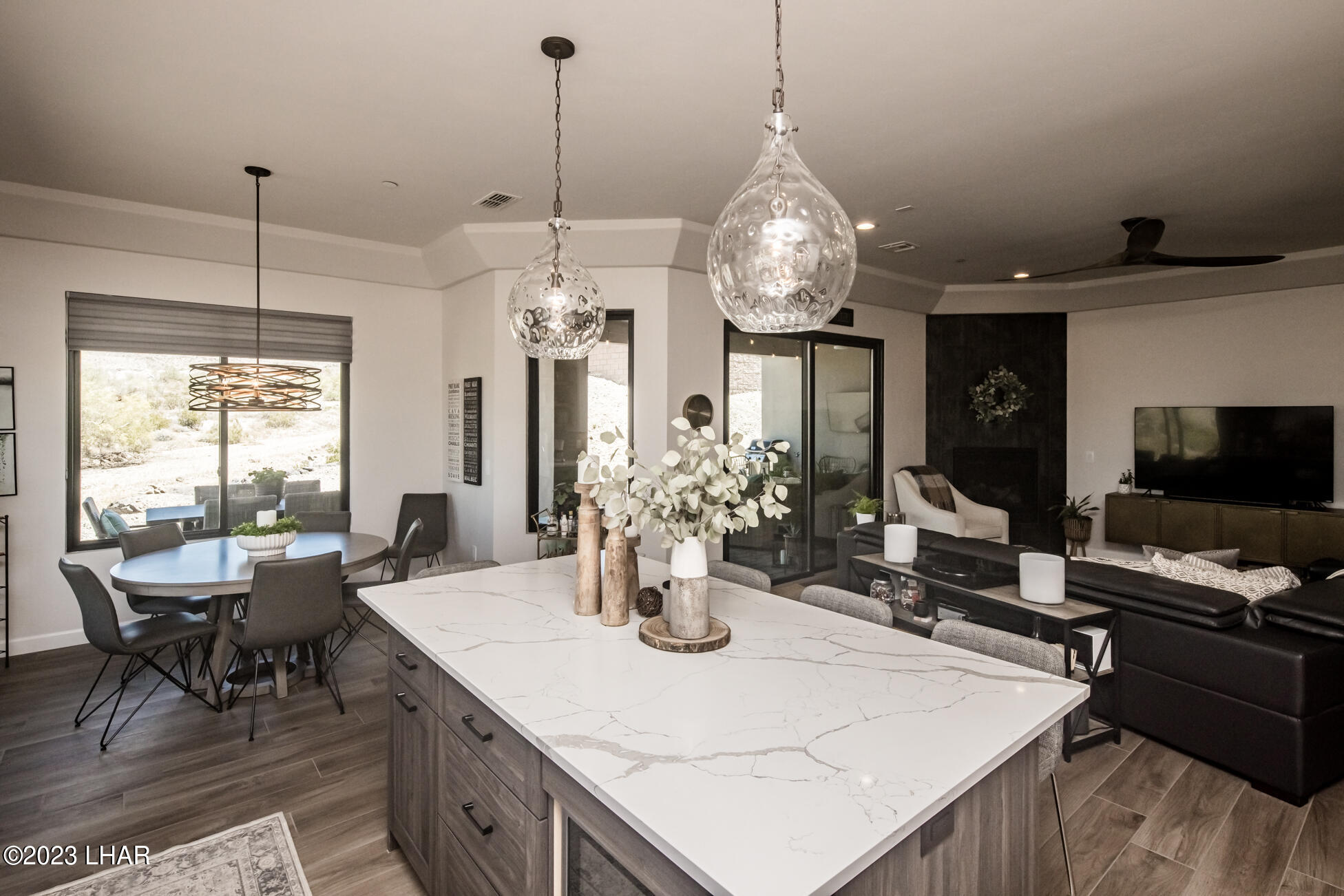 8023 Corte Del Desierto