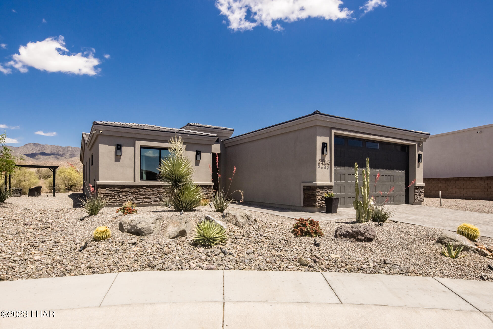 8023 Corte Del Desierto