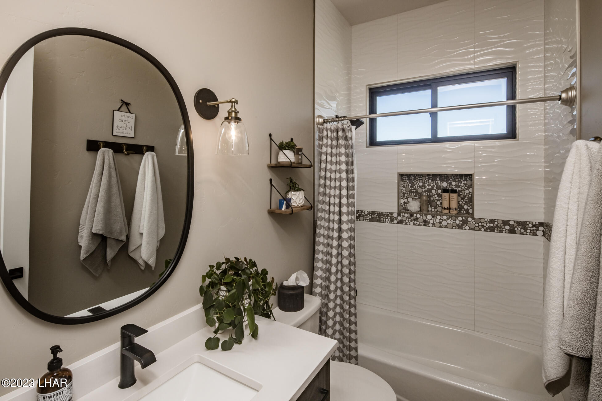 8023 Corte Del Desierto