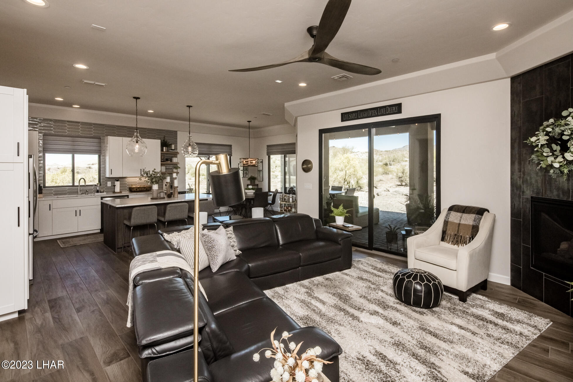 8023 Corte Del Desierto