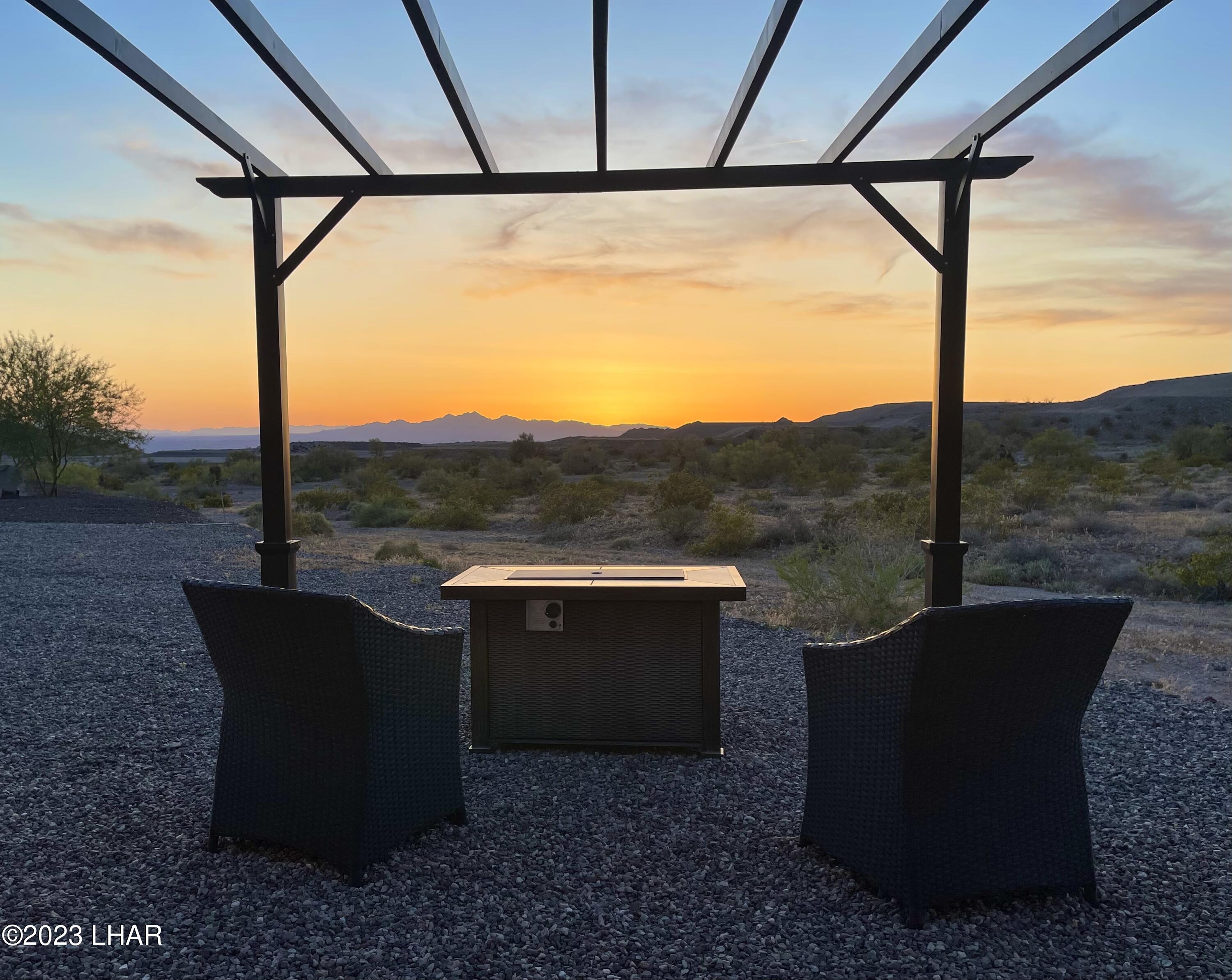 8023 Corte Del Desierto