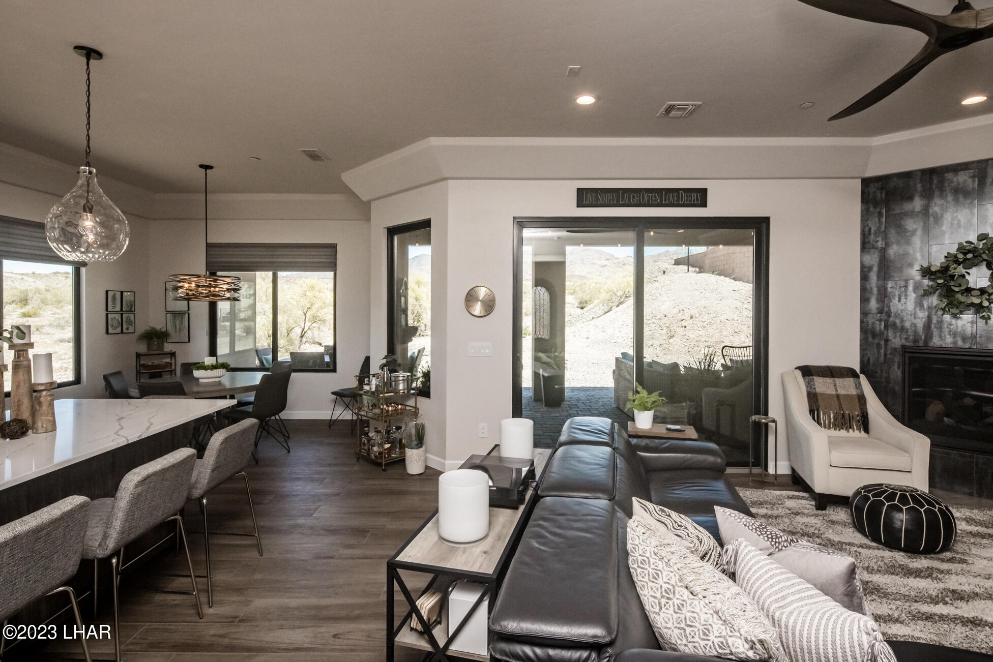 8023 Corte Del Desierto