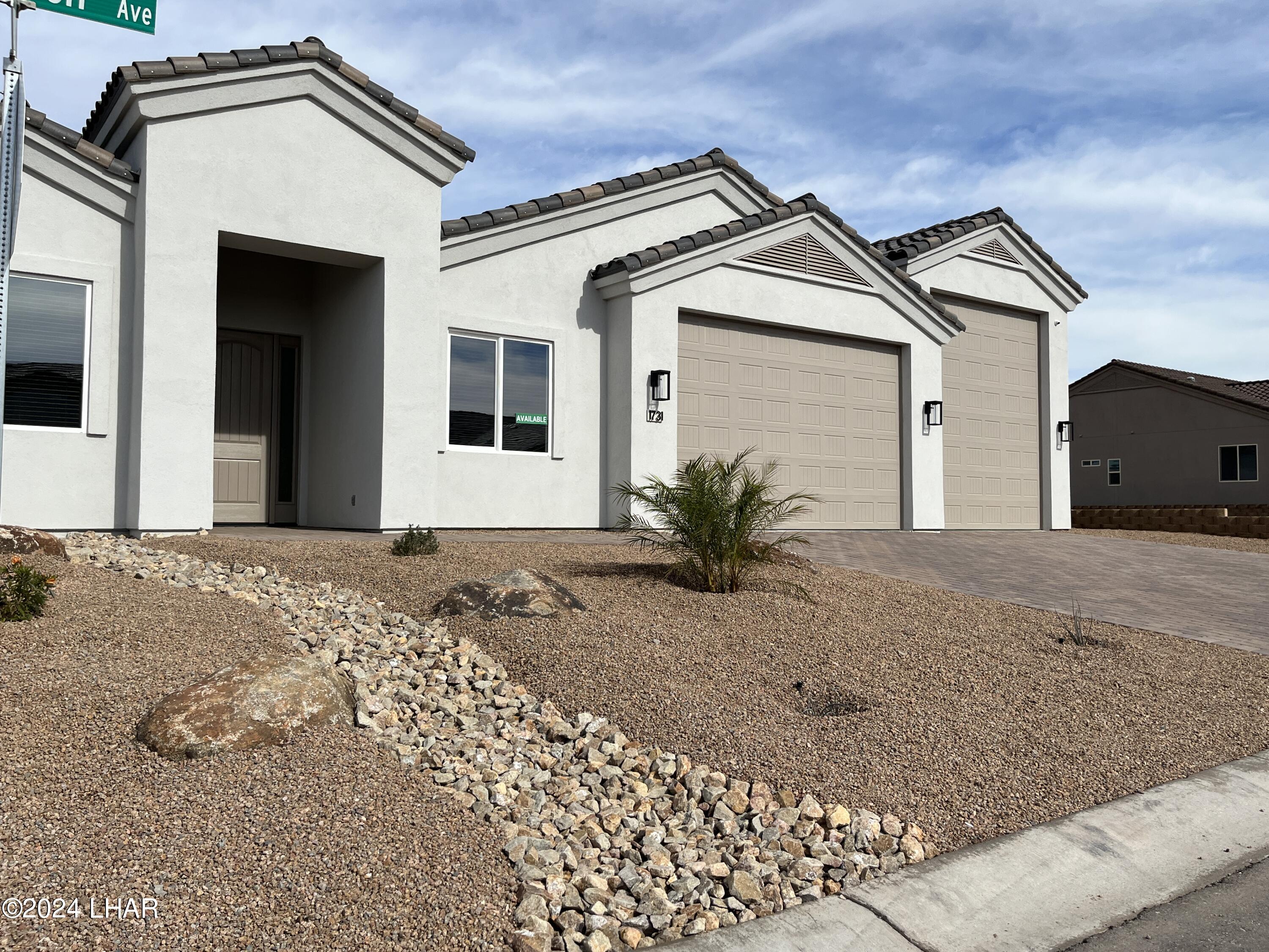 1731 E Persimmon Ave