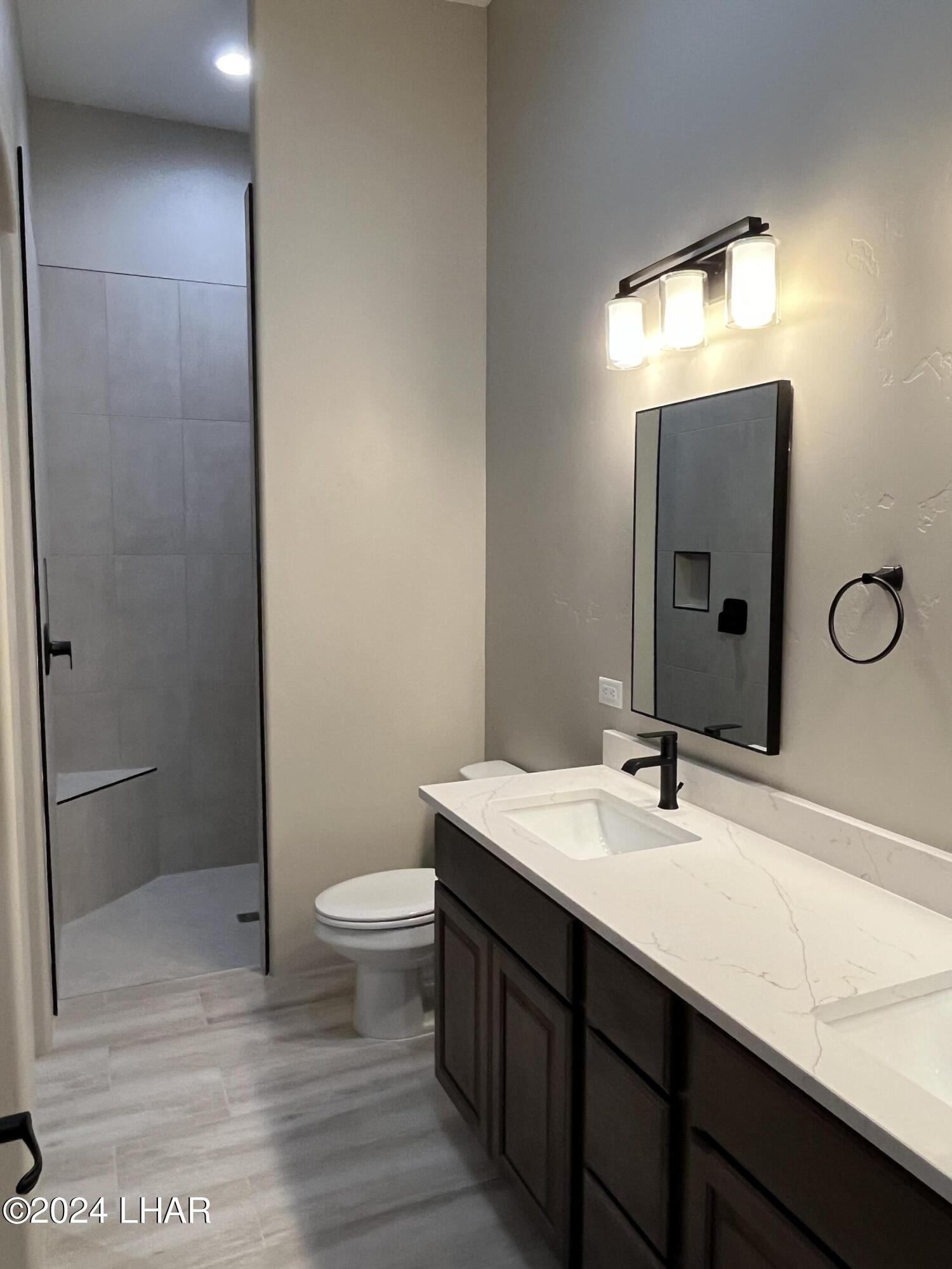 1731 E Persimmon Ave