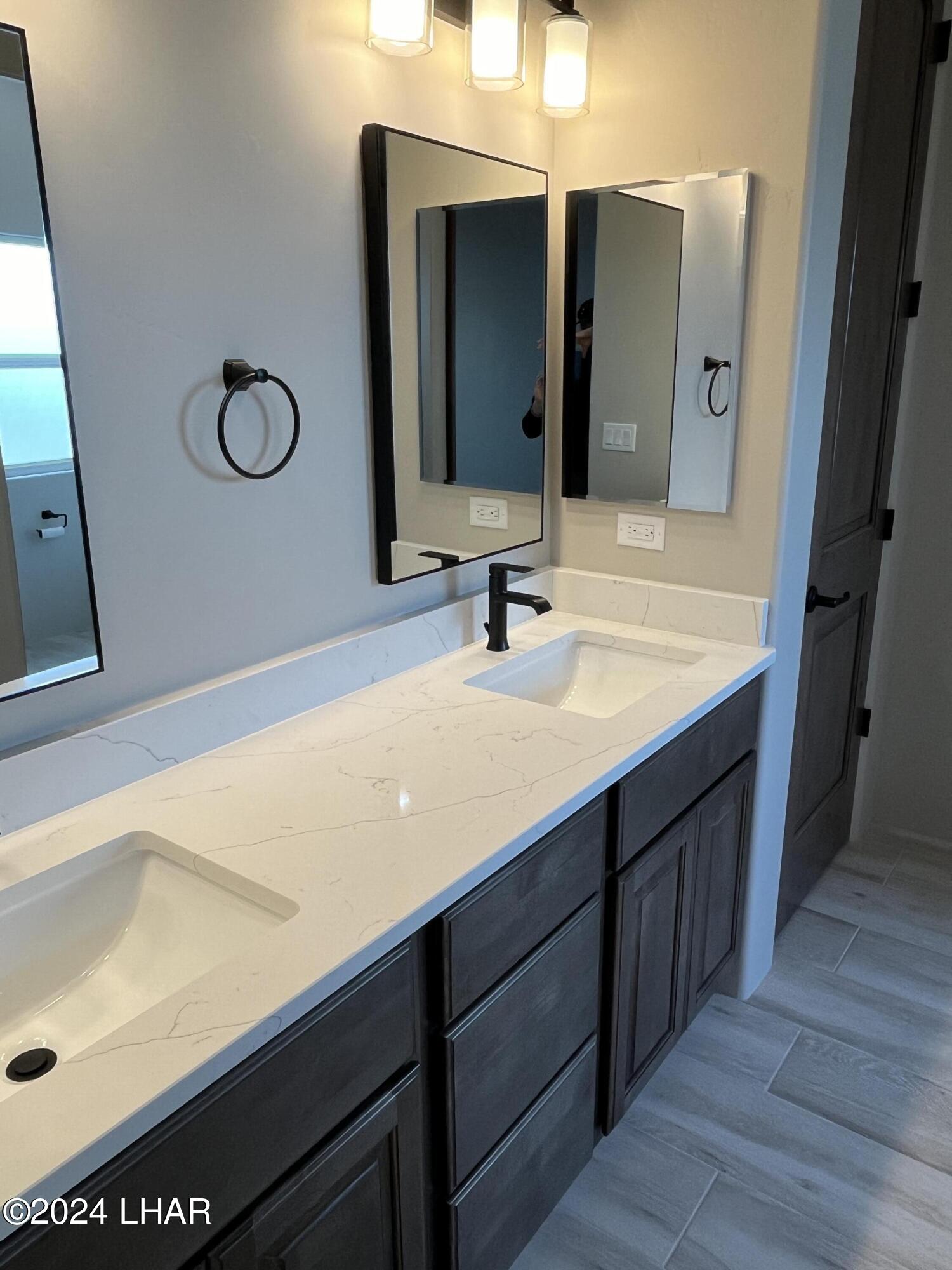 1731 E Persimmon Ave