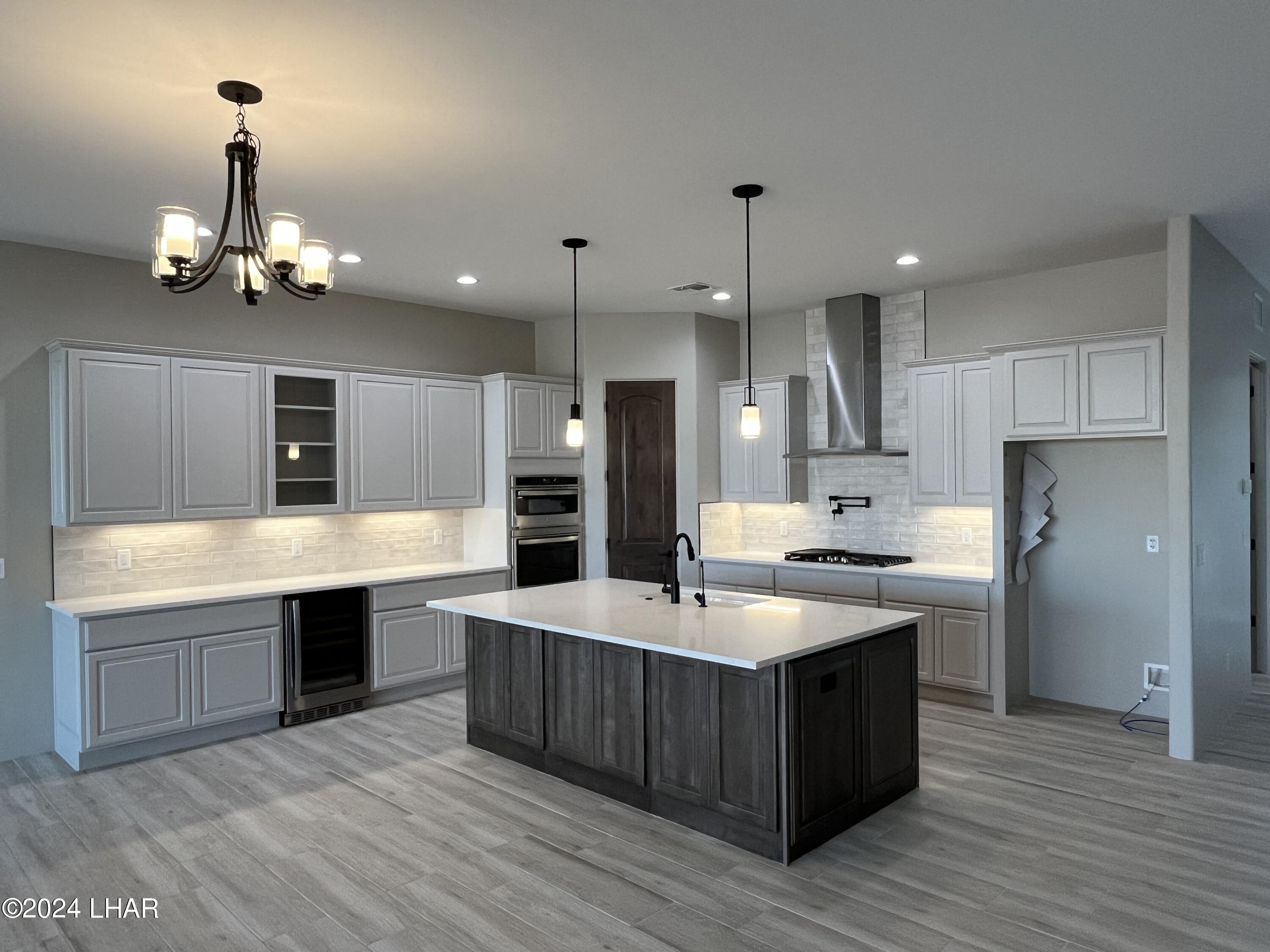 1731 E Persimmon Ave