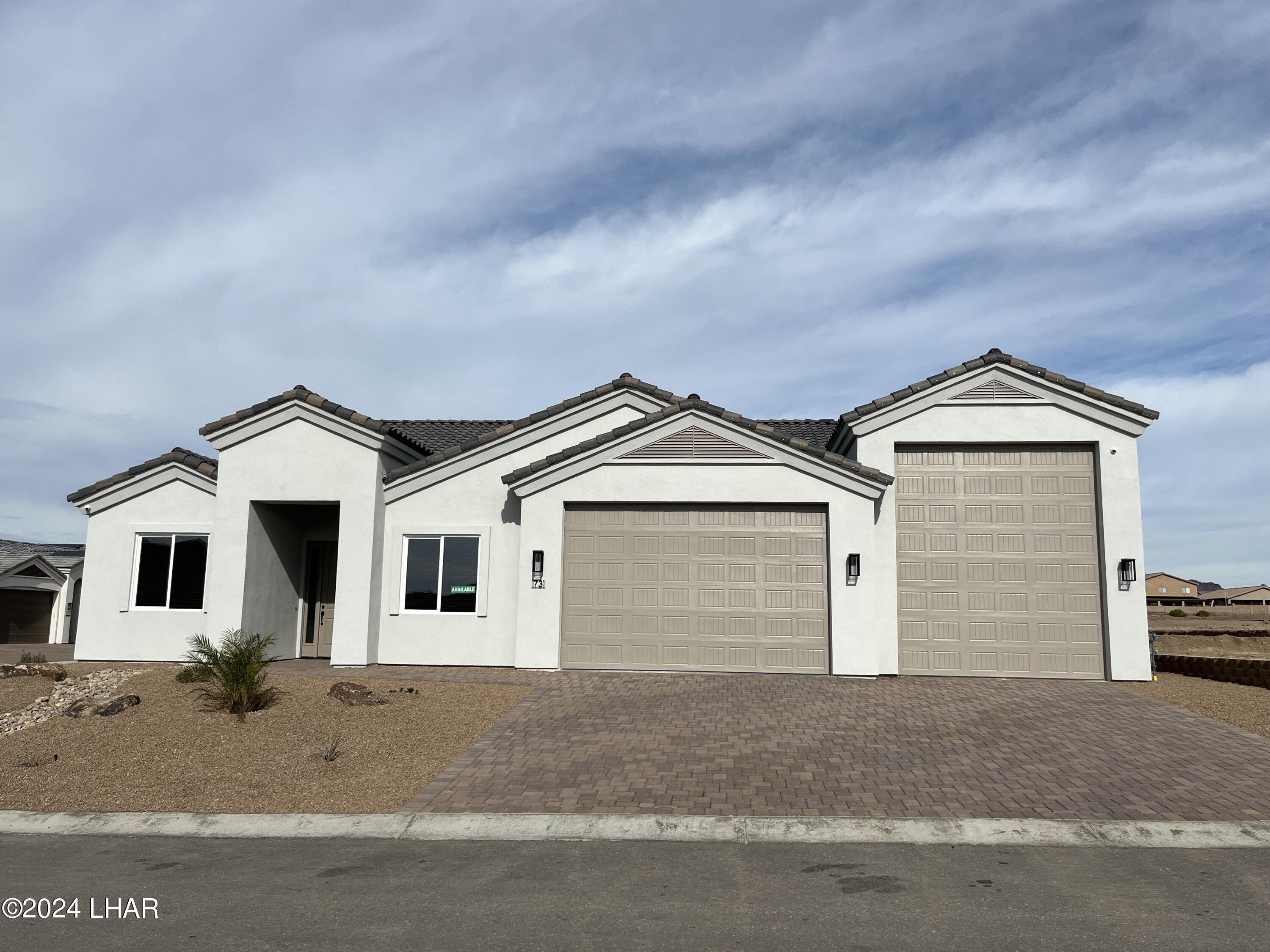 1731 E Persimmon Ave